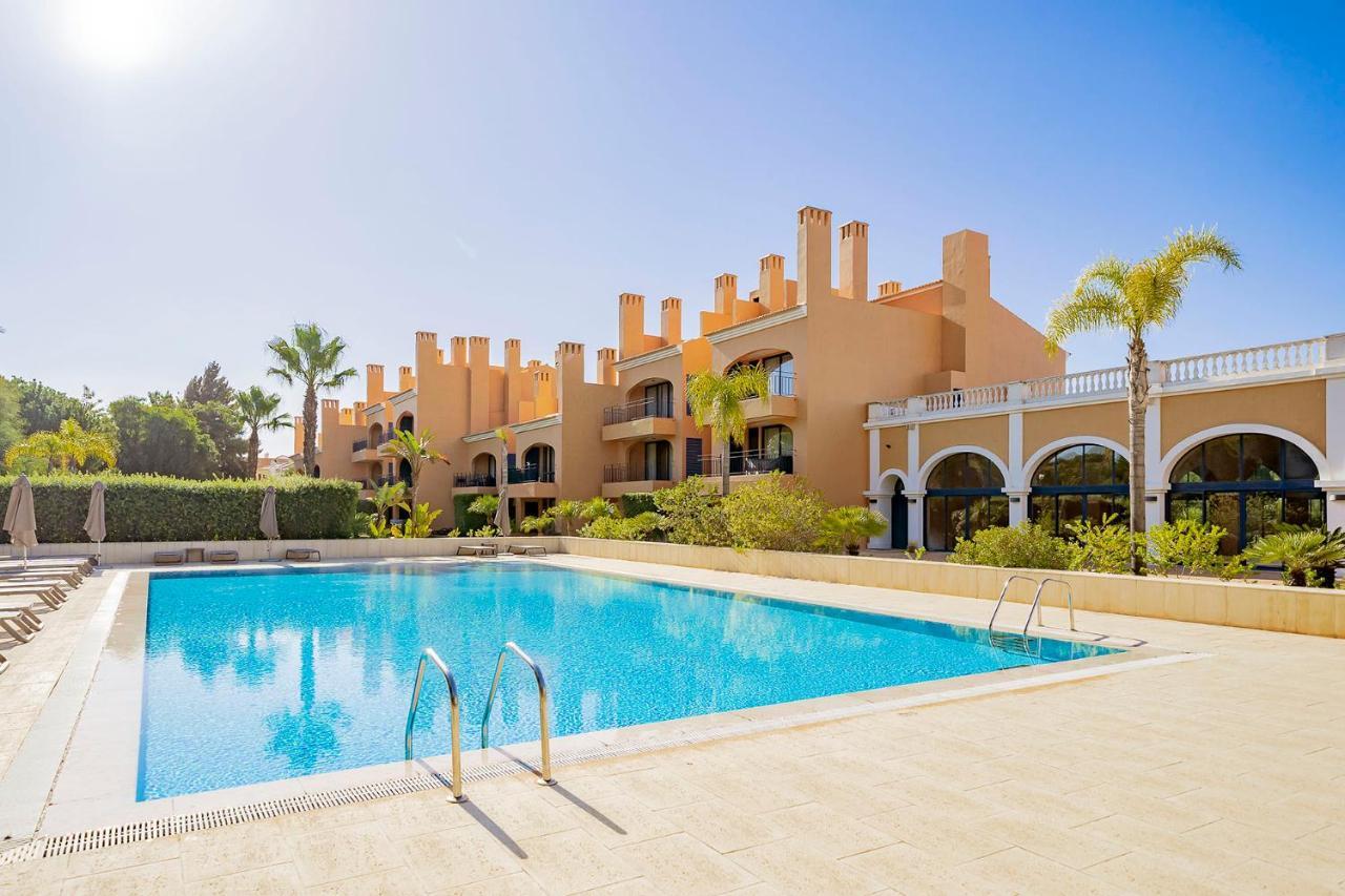 Al - Apartamentos Vila Sol F5 Bloco 3 Картейра Экстерьер фото